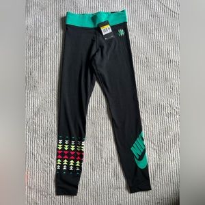 NWT. Small Nike leggings.